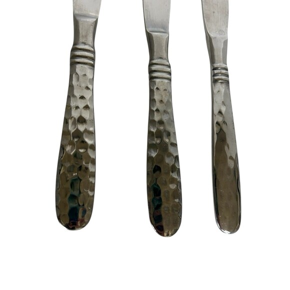 Cambridge MAJESTY Stainless Hammered 18/10 Glossy Flatware 3 Butter Knives - Picture 9 of 9